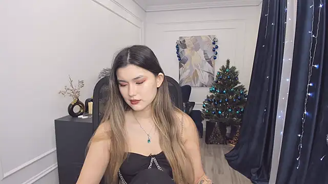 Snapshot of AnneTLi chatting on 12-21-25, 03:35 AnneTLi online show from 12-21-25, 03:35