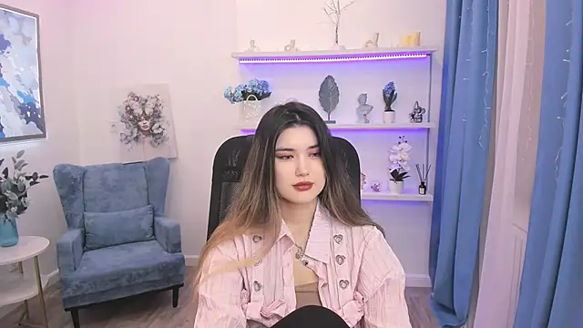 Snapshot of AnneTLi chatting on 01-13-26, 03:34 AnneTLi online show from 01-13-26, 03:34