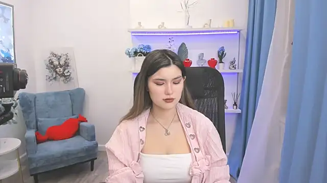 Snapshot of AnneTLi chatting on 02-07-26, 03:21 AnneTLi online show from 02-07-26, 03:21