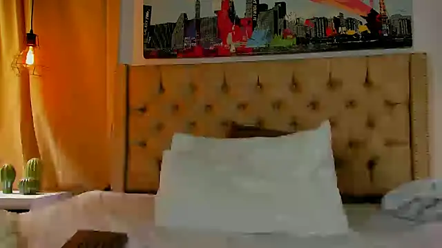 Snapshot of KeryHillson chatting on 02-06-25, 03:31 KeryHillson online show from 02-06-25, 03:31