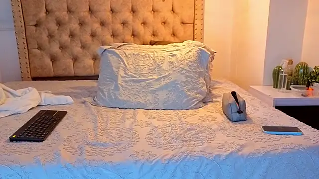 KeryHillson online show from 03-21-26, 12:54