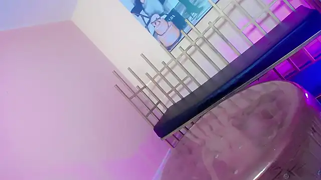 Snapshot of Babylolatop chatting on 03-04-25, 01:06 Babylolatop online show from 03-04-25, 01:06