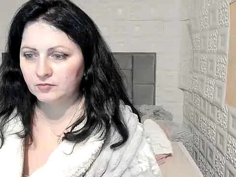 Lillian2 online show from 02-26-25, 05:42