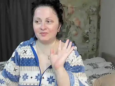 Snapshot of Lillian2 chatting on 05-16-26, 05:26 Lillian2 online show from 05-16-26, 05:26