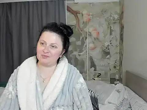 Snapshot of Lillian2 chatting on 05-25-26, 08:48 Lillian2 online show from 05-25-26, 08:48
