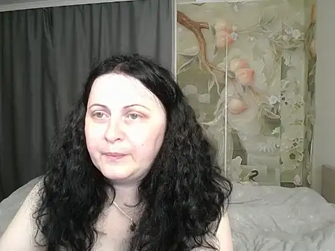 Snapshot of Lillian2 chatting on 06-07-26, 07:17 Lillian2 online show from 06-07-26, 07:17