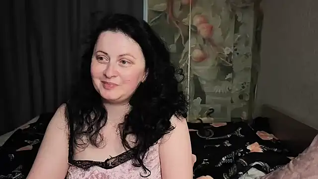 Snapshot of Lillian2 chatting on 06-16-26, 07:22 Lillian2 online show from 06-16-26, 07:22