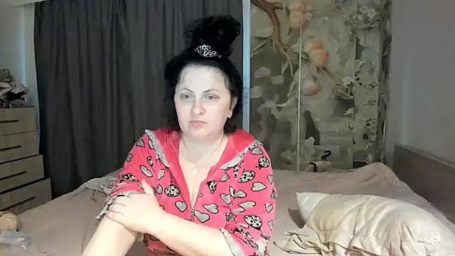 Snapshot of Lillian2 chatting on 07-09-26, 02:32 Lillian2 online show from 07-09-26, 02:32