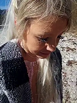 Sexy Sparkling  online show from 03-03-25, 11:11