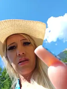 Sexy Sparkling  online show from 06-19-26, 12:31