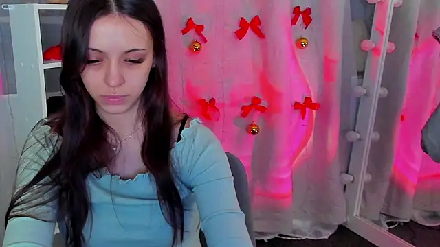 Snapshot of MipsyMipson chatting on 12-10-24, 11:00 MipsyMipson online show from 12-10-24, 11:00
