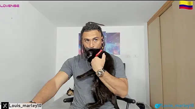 Snapshot of Louis_marley__ chatting on 02-06-25, 12:54 Louis marley online show from 02-06-25, 12:54