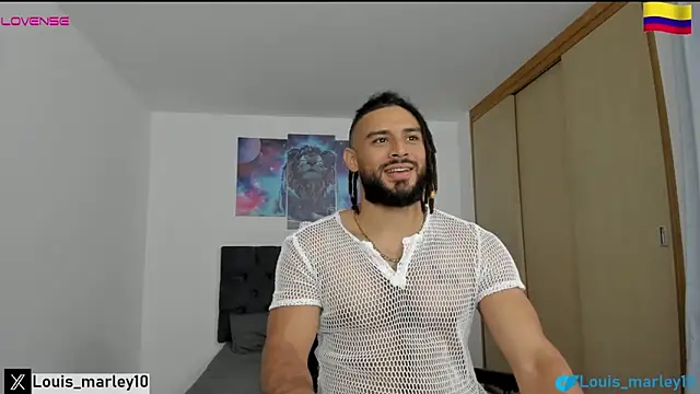 Snapshot of Louis_marley__ chatting on 02-11-25, 10:50 Louis marley online show from 02-11-25, 10:50