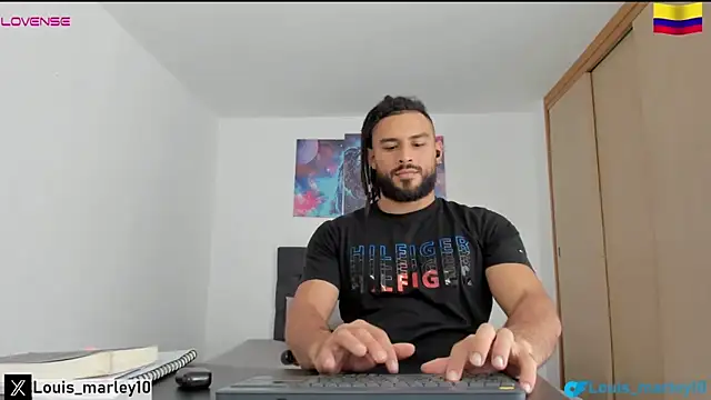 Snapshot of Louis_marley__ chatting on 02-18-25, 08:47 Louis marley online show from 02-18-25, 08:47