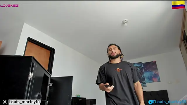 Snapshot of Louis_marley__ chatting on 02-20-25, 04:03 Louis marley online show from 02-20-25, 04:03