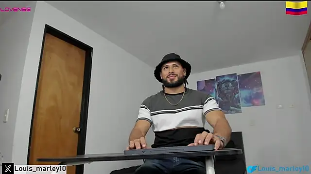 Snapshot of Louis_marley__ chatting on 03-12-25, 02:52 Louis marley online show from 03-12-25, 02:52