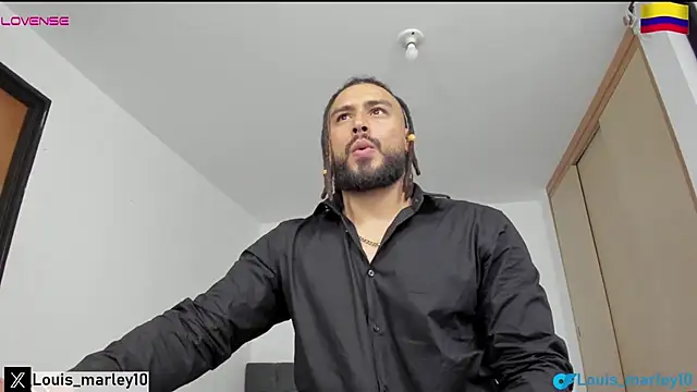 Snapshot of Louis_marley__ chatting on 03-18-25, 11:09 Louis marley online show from 03-18-25, 11:09
