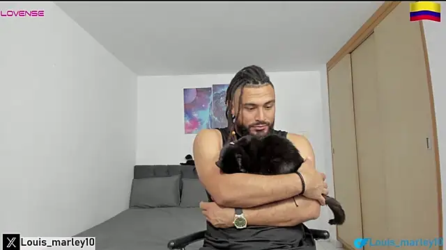 Snapshot of Louis_marley__ chatting on 03-20-25, 01:24 Louis marley online show from 03-20-25, 01:24