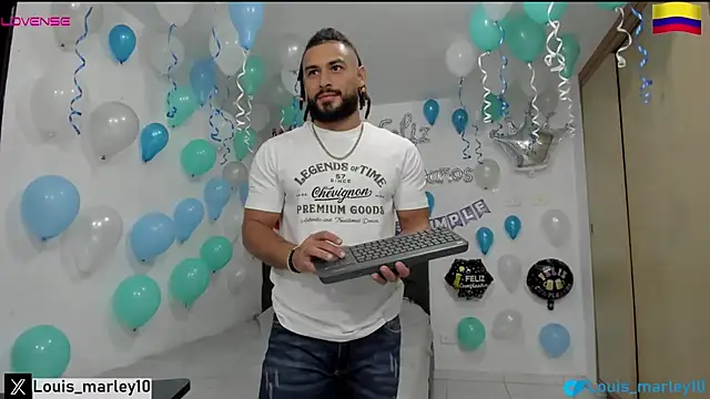 Snapshot of Louis_marley__ chatting on 03-23-25, 04:27 Louis marley online show from 03-23-25, 04:27