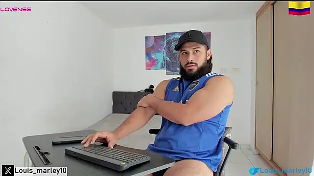 Snapshot of Louis_marley__ chatting on 10-31-25, 03:35 Louis marley online show from 10-31-25, 03:35