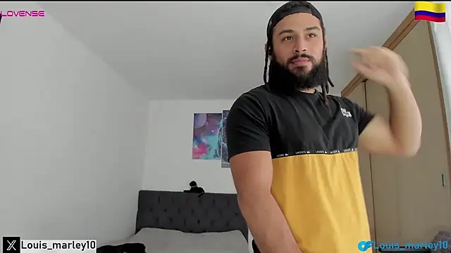 Snapshot of Louis_marley__ chatting on 12-14-25, 08:46 Louis marley online show from 12-14-25, 08:46