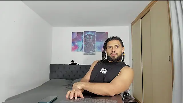 Snapshot of Louis_marley__ chatting on 01-07-26, 04:37 Louis marley online show from 01-07-26, 04:37