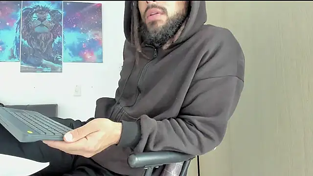 Snapshot of Louis_marley__ chatting on 01-13-26, 05:29 Louis marley online show from 01-13-26, 05:29