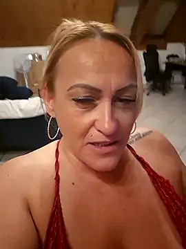 Isabellaa04 online show from 07-26-26, 12:30
