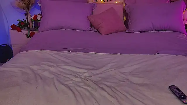 Snapshot of Cosmic_Sia chatting on 03-21-25, 03:12 Cosmic Sia online show from 03-21-25, 03:12