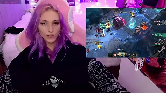 Snapshot of Violet_Noir chatting on 01-30-25, 02:58 Violet Noir online show from 01-30-25, 02:58