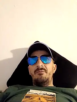 Adriandan1982 online show from 04-15-26, 06:15