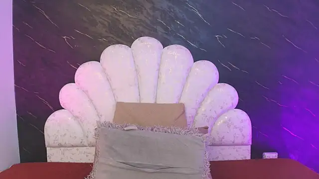  MiaBrown  online show from 04-09-26, 12:10