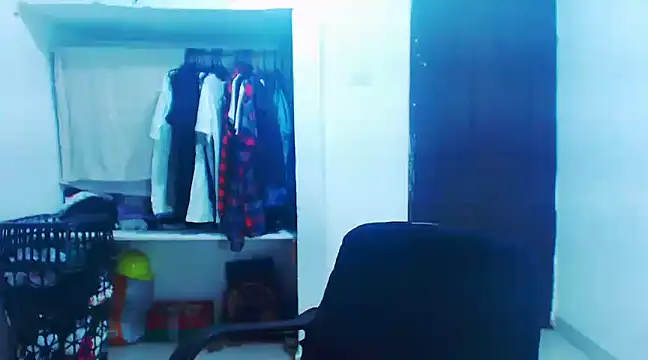 Snapshot of liz_dirty chatting on 02-08-25, 10:40 liz dirty online show from 02-08-25, 10:40