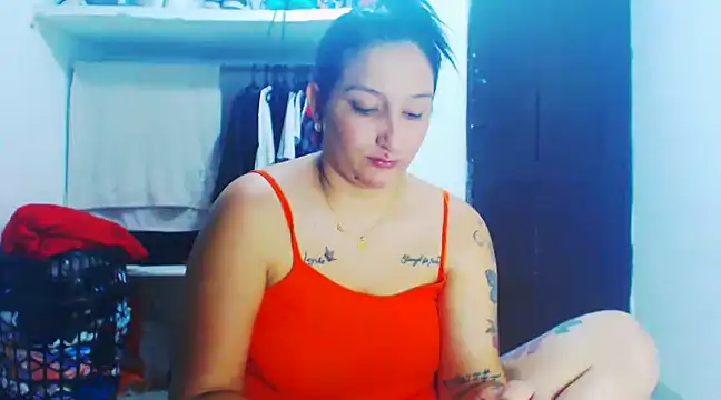 Snapshot of liz_dirty chatting on 02-23-25, 10:42 liz dirty online show from 02-23-25, 10:42