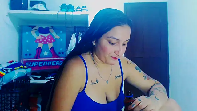 Snapshot of liz_dirty chatting on 03-19-25, 11:03 liz dirty online show from 03-19-25, 11:03