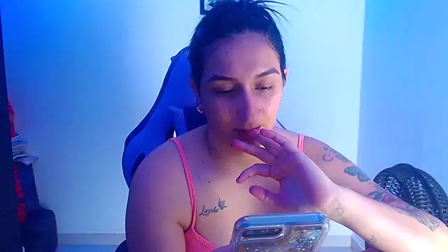 Snapshot of liz_dirty chatting on 09-24-25, 10:24 liz dirty online show from 09-24-25, 10:24