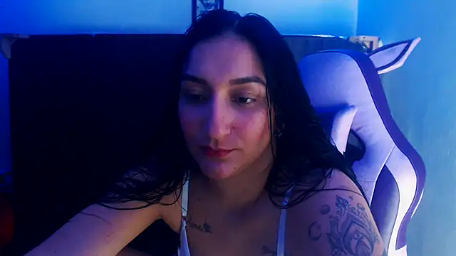 Snapshot of liz_dirty chatting on 11-07-25, 10:32 liz dirty online show from 11-07-25, 10:32