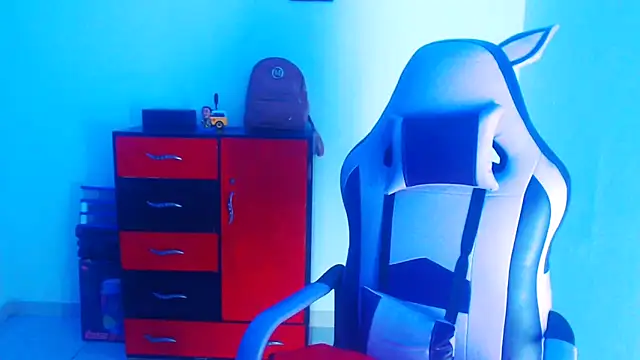 Snapshot of liz_dirty chatting on 11-13-25, 10:30 liz dirty online show from 11-13-25, 10:30