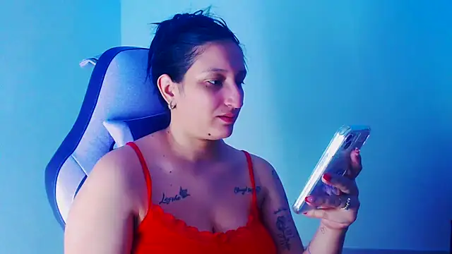 Snapshot of liz_dirty chatting on 12-19-25, 10:39 liz dirty online show from 12-19-25, 10:39