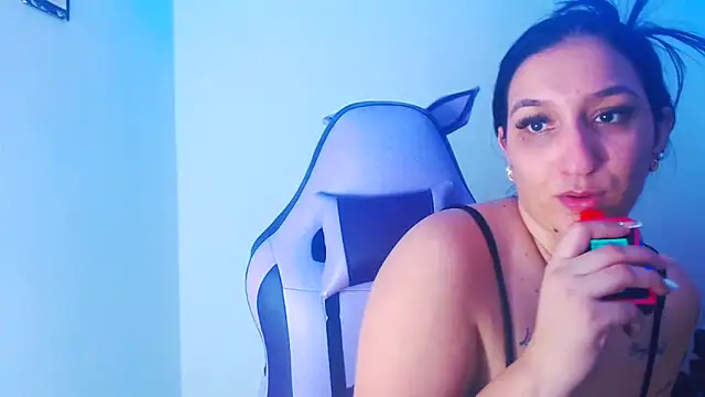 Snapshot of liz_dirty chatting on 01-05-26, 10:13 liz dirty online show from 01-05-26, 10:13