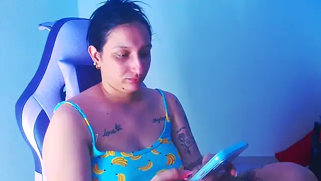 Snapshot of liz_dirty chatting on 01-07-26, 10:12 liz dirty online show from 01-07-26, 10:12