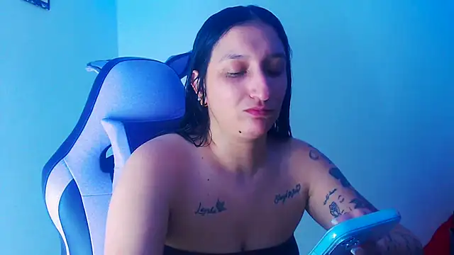 Snapshot of liz_dirty chatting on 01-11-26, 10:04 liz dirty online show from 01-11-26, 10:04