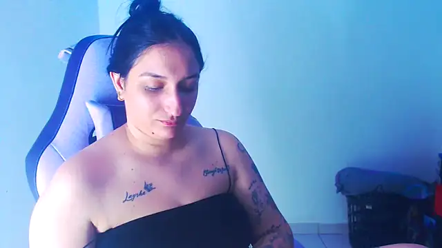 Snapshot of liz_dirty chatting on 02-20-26, 10:43 liz dirty online show from 02-20-26, 10:43