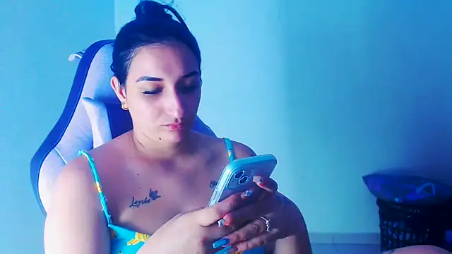 Snapshot of liz_dirty chatting on 03-06-26, 11:01 liz dirty online show from 03-06-26, 11:01