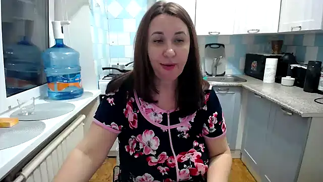 DonnaMagdalena online show from 01-19-25, 03:42