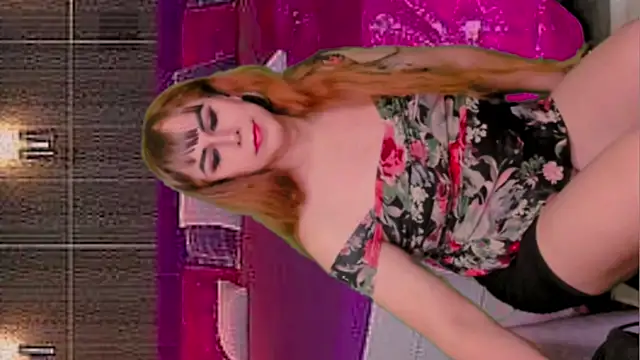 Snapshot of Candyluv chatting on 03-09-25, 12:10 Candyluv online show from 03-09-25, 12:10