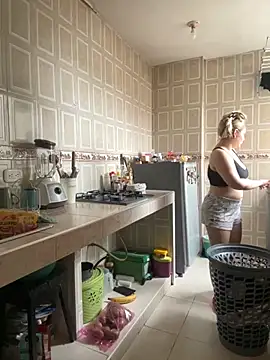 Celestedubois online show from 10-30-25, 04:52