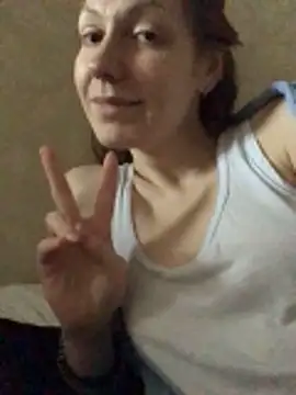 Snapshot of _Sweet_Love_ chatting on 05-08-26, 12:32 Sweet Love online show from 05-08-26, 12:32
