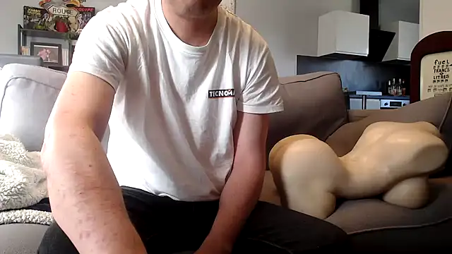 freddy0222222 online show from 06-13-26, 06:33