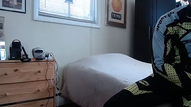 hottottrot691 online show from 03-11-25, 06:30